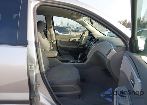 2011 Chevrolet Traverse Ls z USA, uszkodzony, nr VIN 1GNKREED6BJ178443